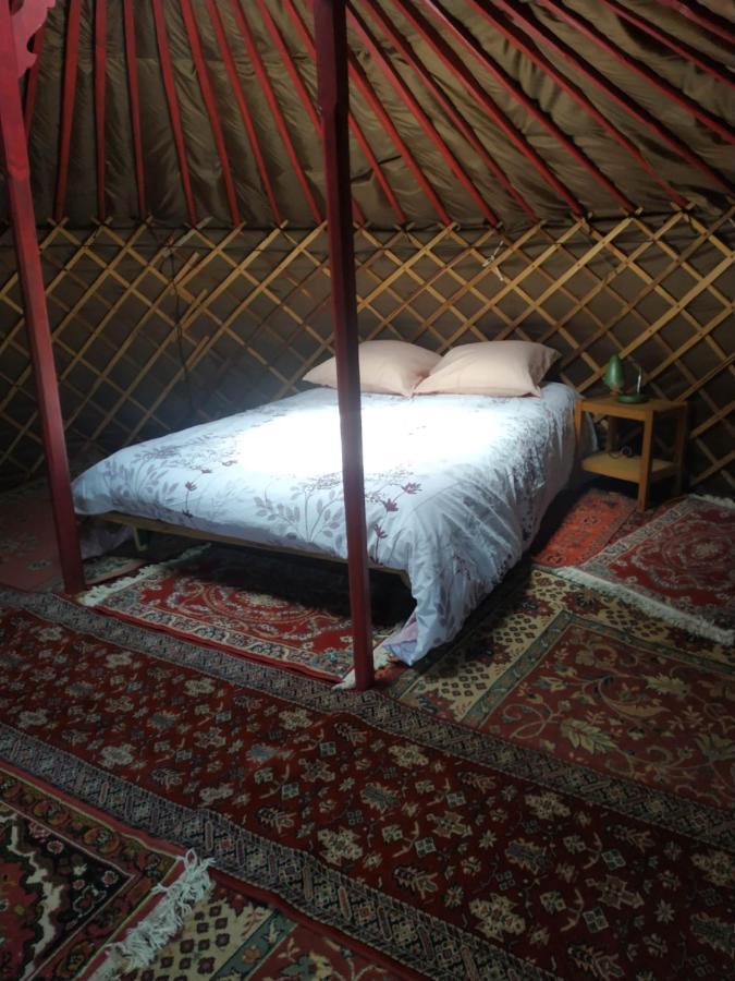 Yourte Rustique En Permaculture Creysse  Екстер'єр фото