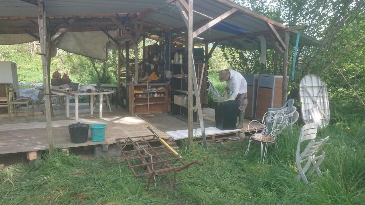 Yourte Rustique En Permaculture Creysse  Екстер'єр фото